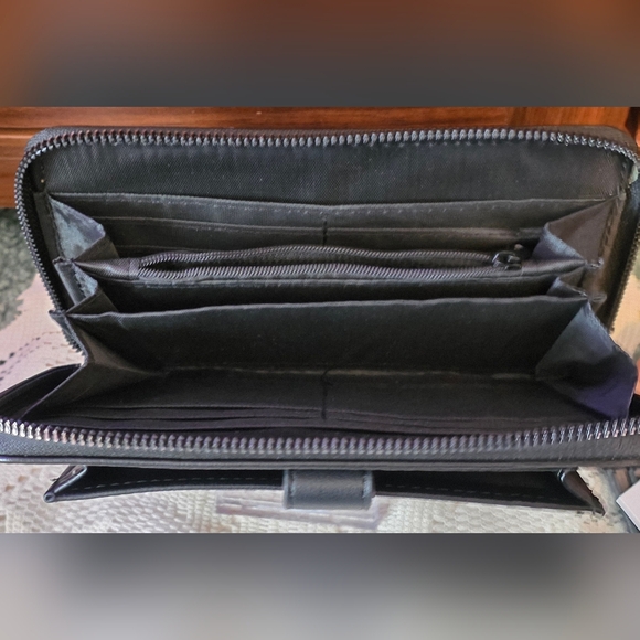 Ed Hardy Black Heart Design Women's Bag - Picture 5 of 6